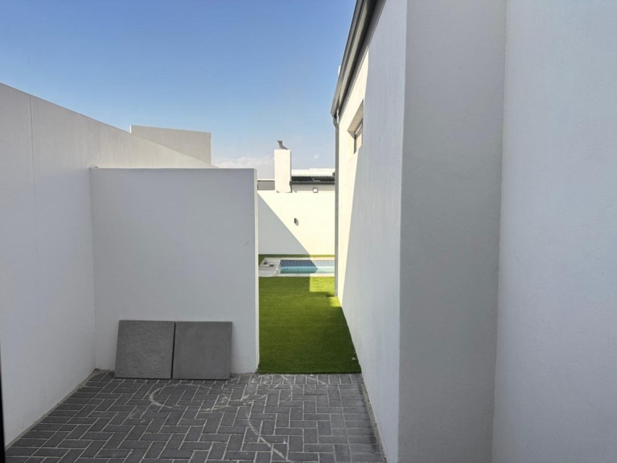 4 Bedroom Property for Sale in Sandown Western Cape